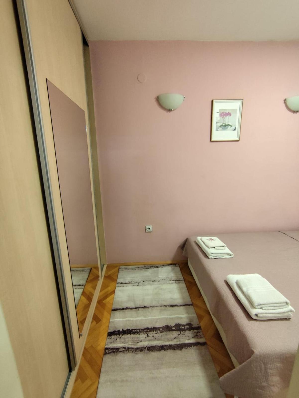 Apartment 88, Self Check-In, Free Parking Скопье Экстерьер фото